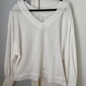 American threads white sweater